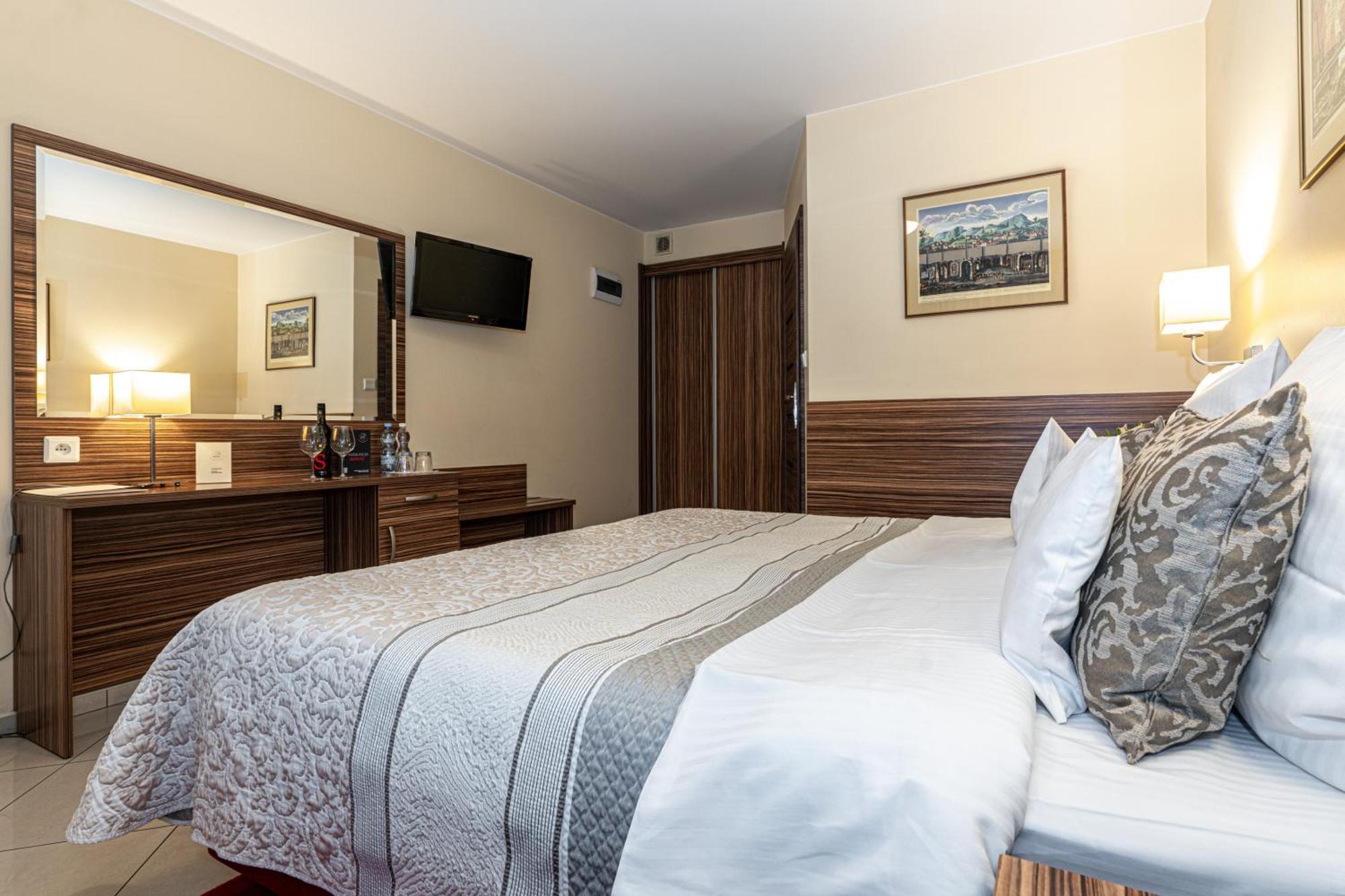 Hotel Soray Vělička Exteriér fotografie