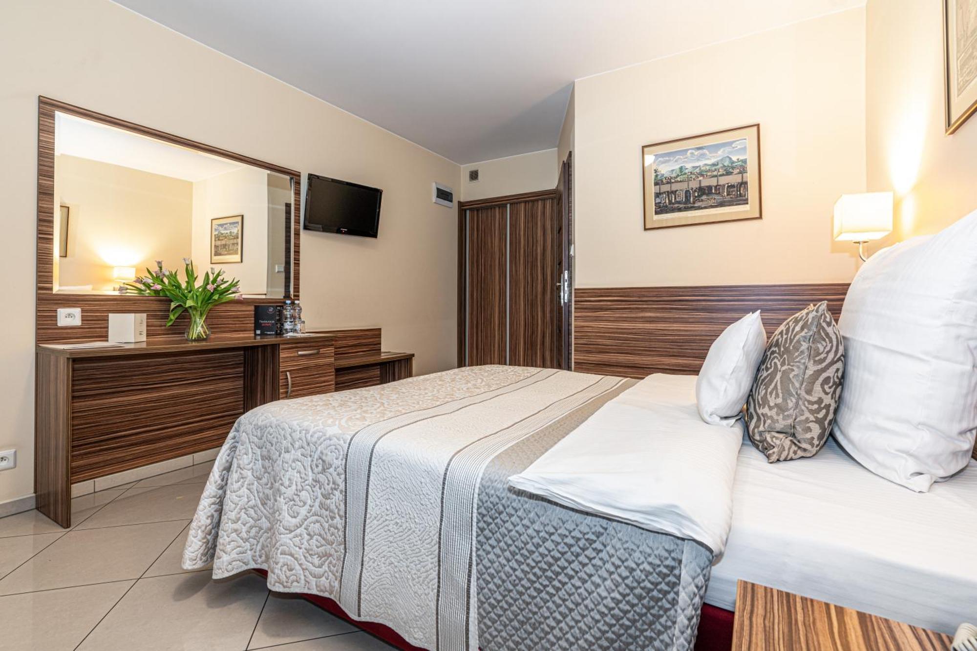 Hotel Soray Vělička Exteriér fotografie